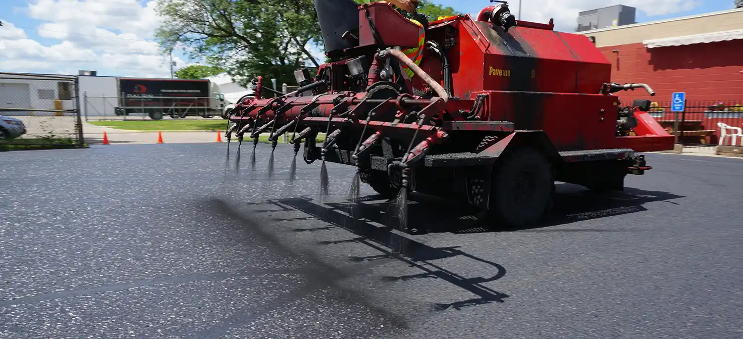 Asphalt sealer equipment
